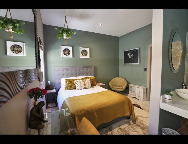 5 BEDROOM FREEHOLD TO LET IN NEWLANDS